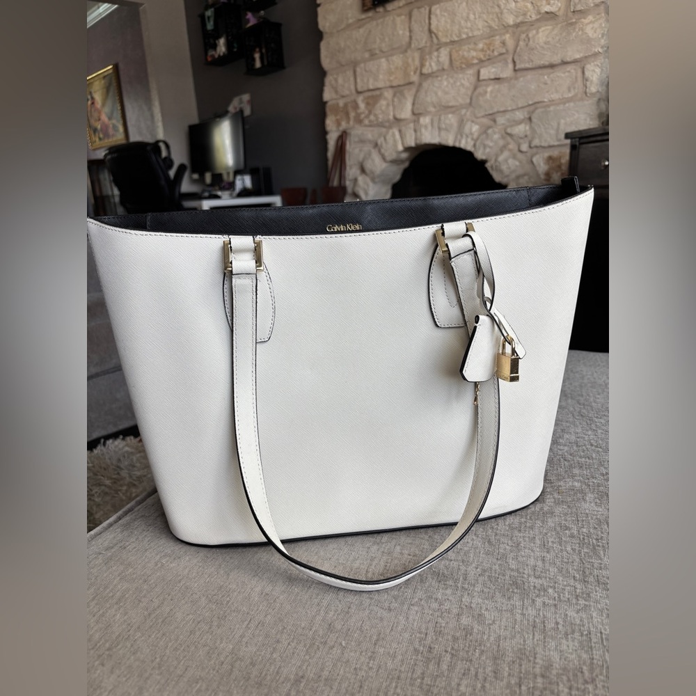 EUC Calvin Klein Tote